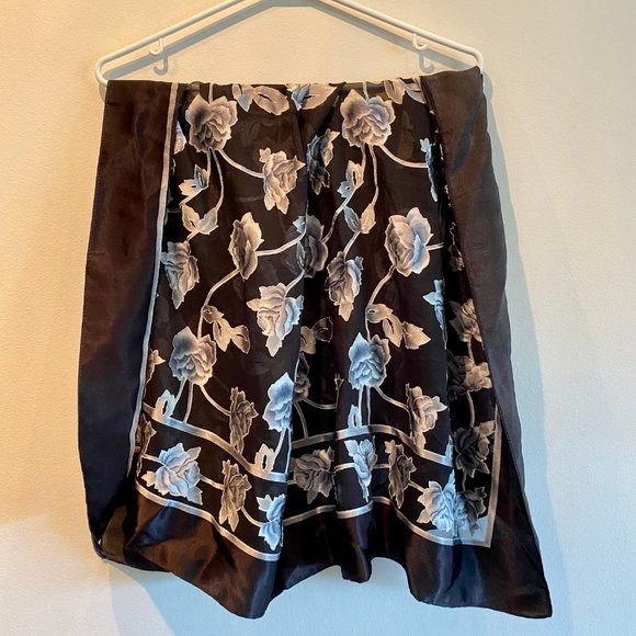 Lot of 5 Scarves - Picture 2 of 9